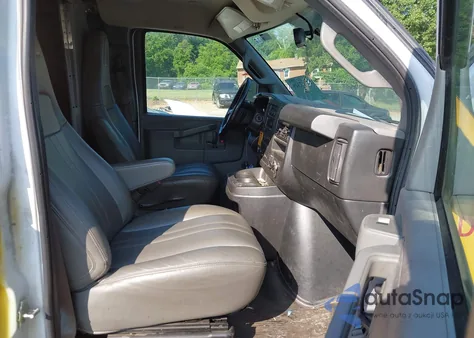 2019 Chevrolet Express 2500 Work Van из США, поврежденный, VIN 1GCWGAFP6K1204248